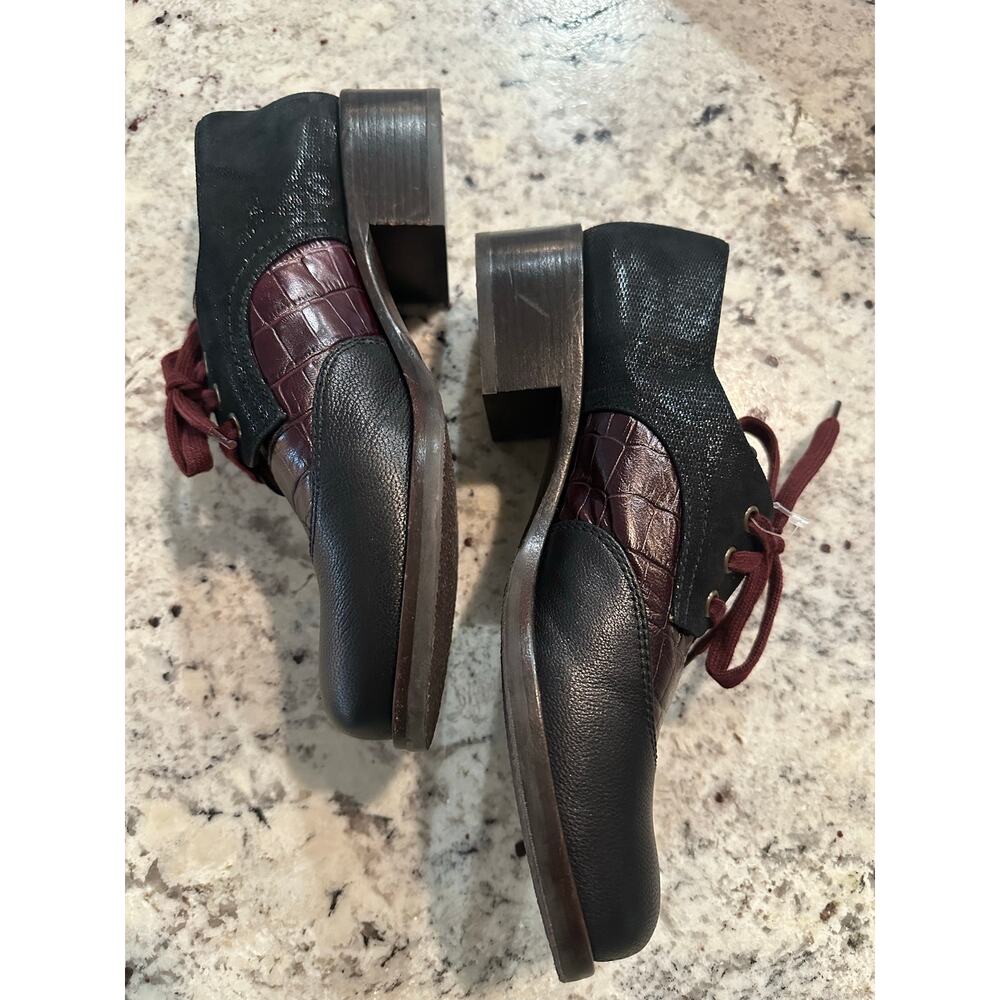 Chie Mihara Xeli Two-Tone Black/Burgundy Leather Block Heel Oxfords Size 38 $450 - Picture 6 of 17